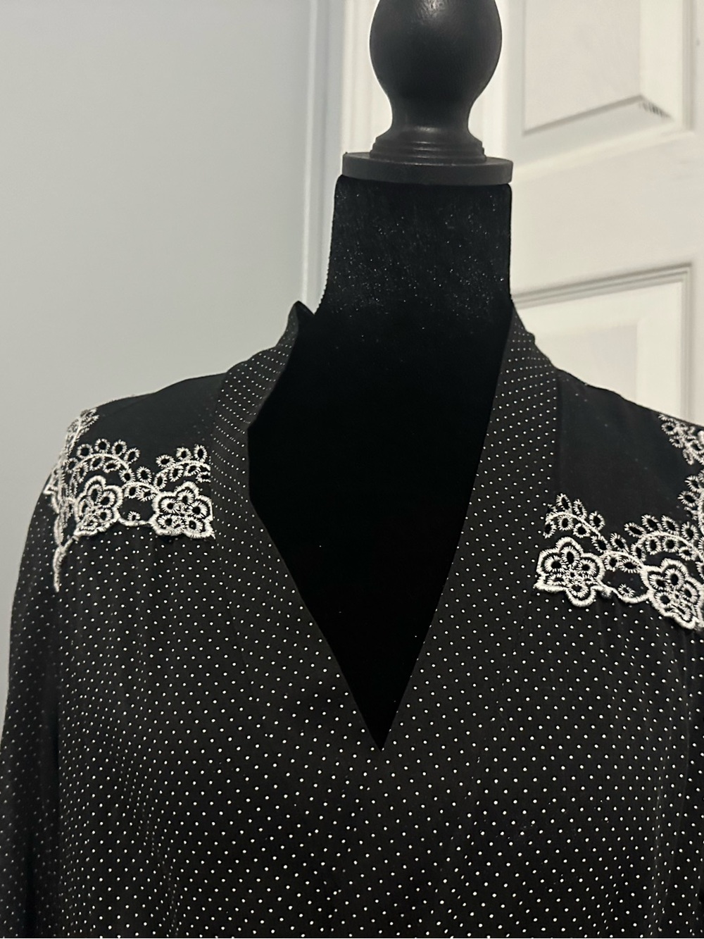 Stunning Barad and Company Black Polka Dot V-Neck Top with White Lace Appliqué